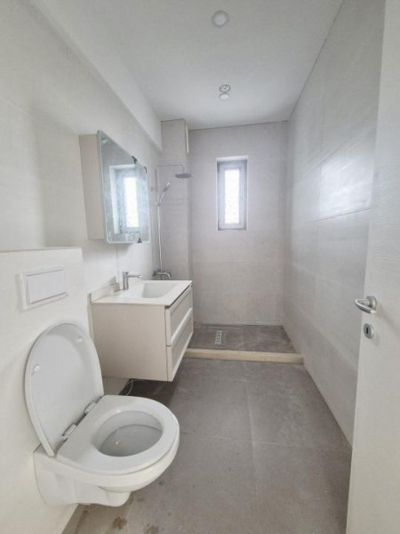 Spații moderne de birouri  , 4 camere, 121 mp., PARCARE PROPRIE, cladire 2026