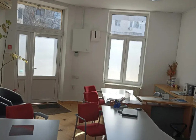 Capitol, spatiu comercial, 55 mp., S+P