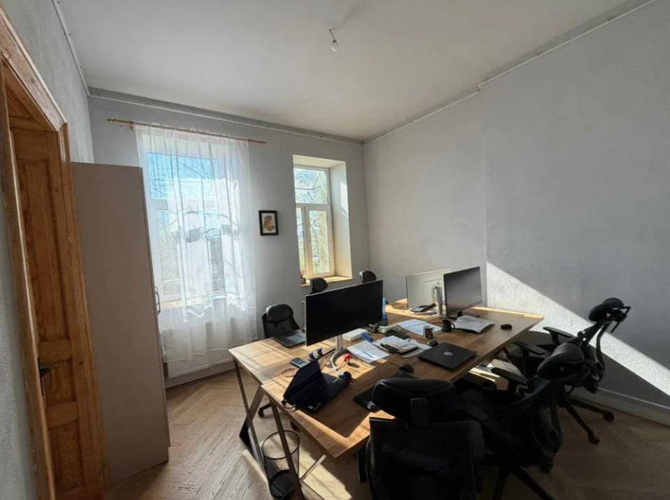 Piata Ovidiu (Centrul Vechi), SPATIU IDEAL BIROURI, 146 mp., 5 camere