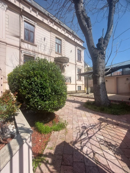 Ultracentral - cladire emblematica D+P+1+M, 430 mp., curte 200  mp.