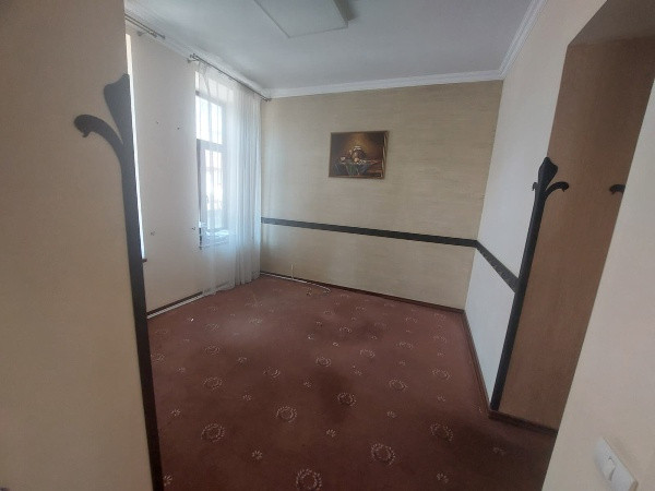 Ultracentral - cladire emblematica D+P+1+M, 430 mp., curte 200  mp.