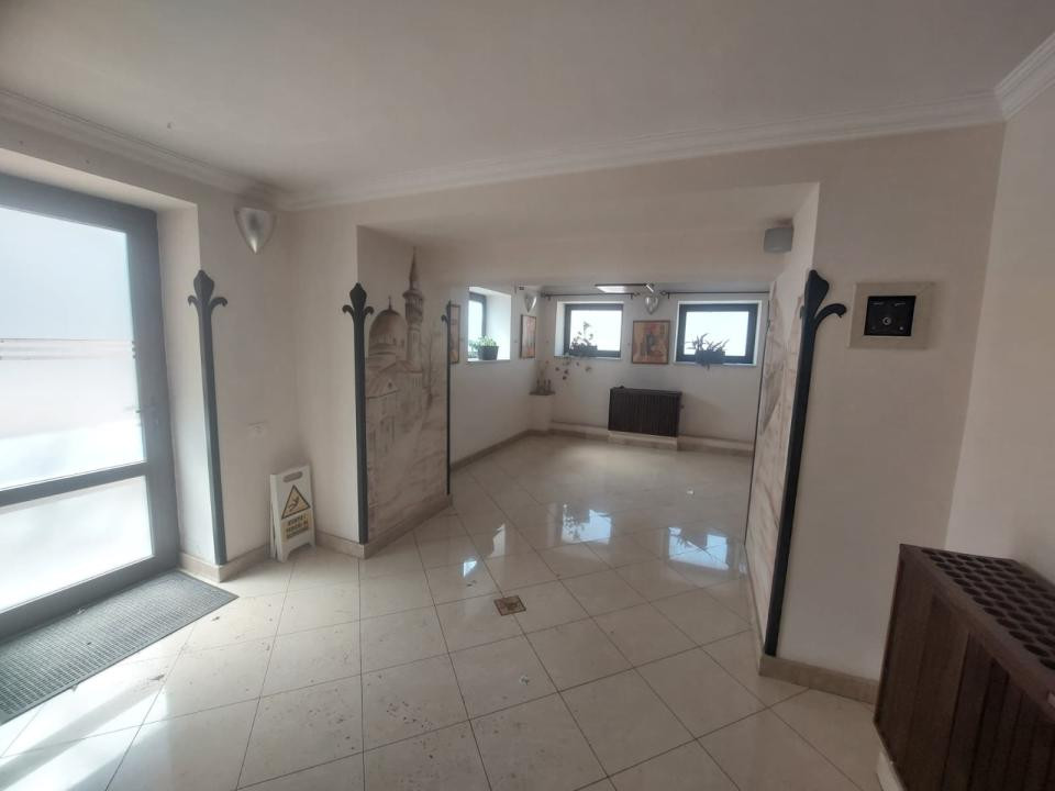 Ultracentral - cladire emblematica D+P+1+M, 430 mp., curte 200  mp.