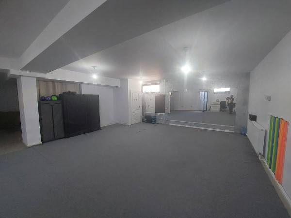 City Mall- imobil 85 mp., zona traficata intens