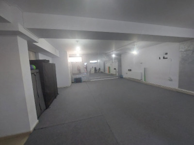 City Mall- imobil 85 mp., zona traficata intens