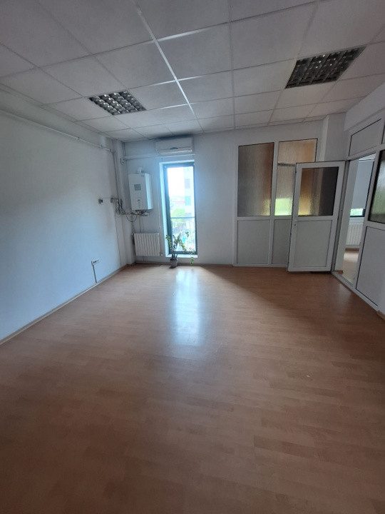 Bd. Mamaia , spatiu 43 mp., cladire exclusiva de birouri