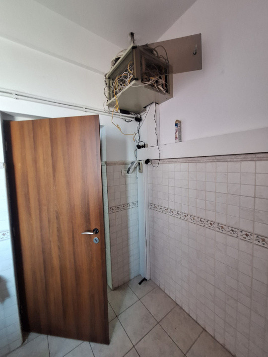 Bd. Mamaia , spatiu 43 mp., cladire exclusiva de birouri