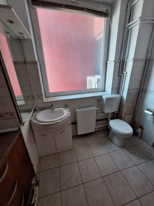 Bd. Mamaia , spatiu 43 mp., cladire exclusiva de birouri
