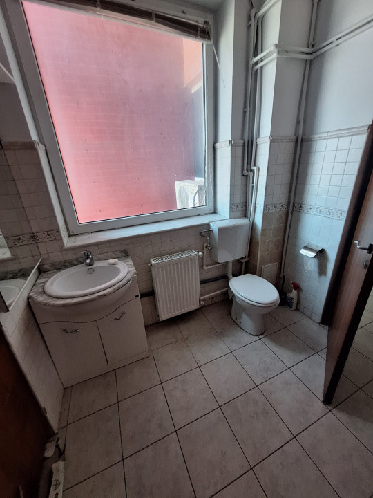 Bd. Mamaia , spatiu 43 mp., cladire exclusiva de birouri
