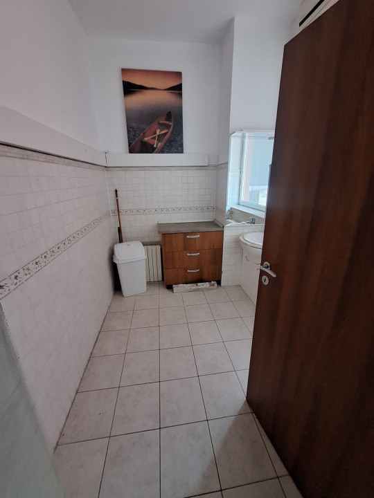 Bd. Mamaia , spatiu 43 mp., cladire exclusiva de birouri
