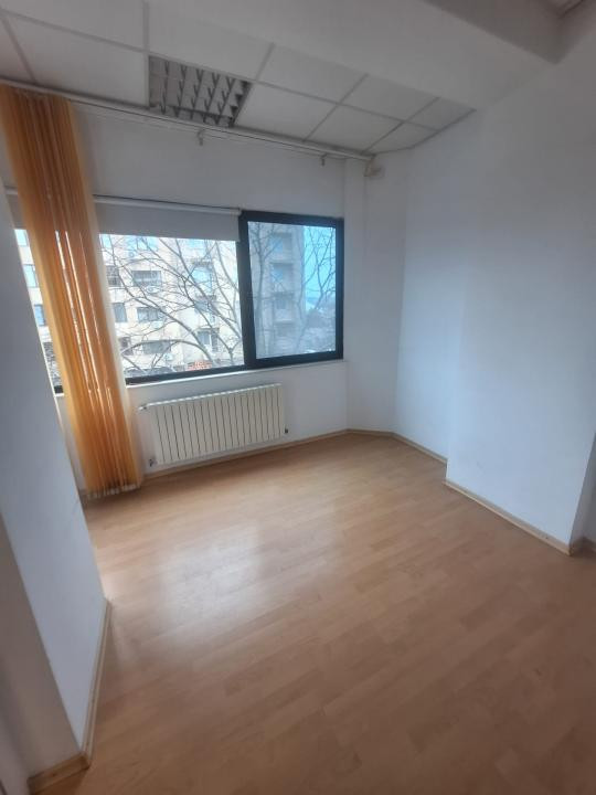 Bd. Mamaia , spatiu IDEAL BIROURI, 43 mp.