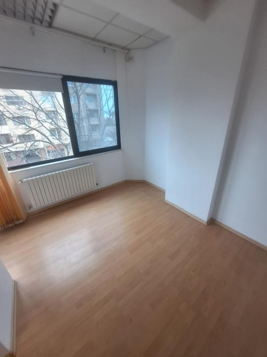 Bd. Mamaia , spatiu IDEAL BIROURI, 43 mp.