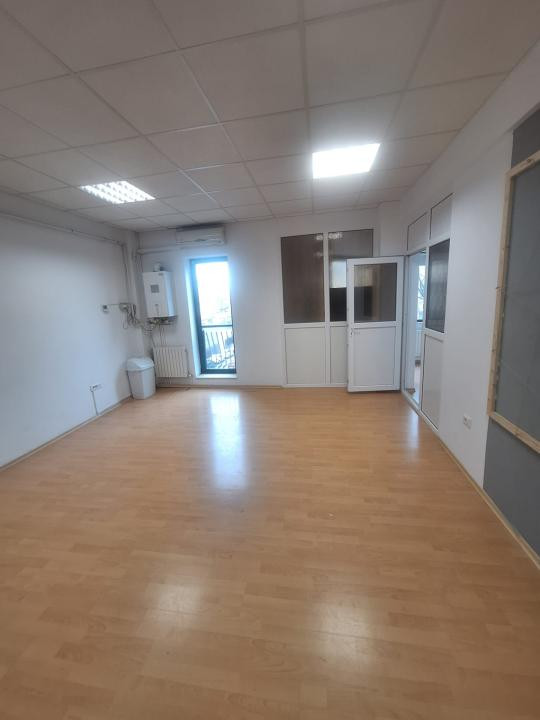 Bd. Mamaia , spatiu IDEAL BIROURI, 43 mp.