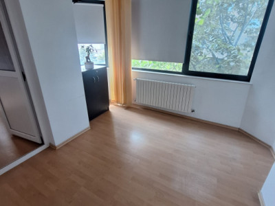 Bd. Mamaia , spatiu 43 mp., cladire exclusiva de birouri