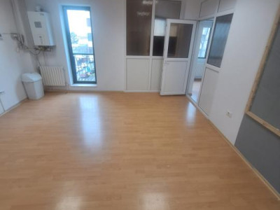 Bd. Mamaia , spatiu IDEAL BIROURI, 43 mp.
