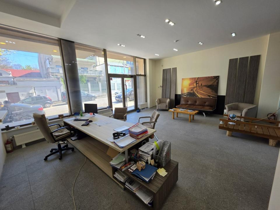 Tomis I, artera circulata, spatiu comercial amenajat