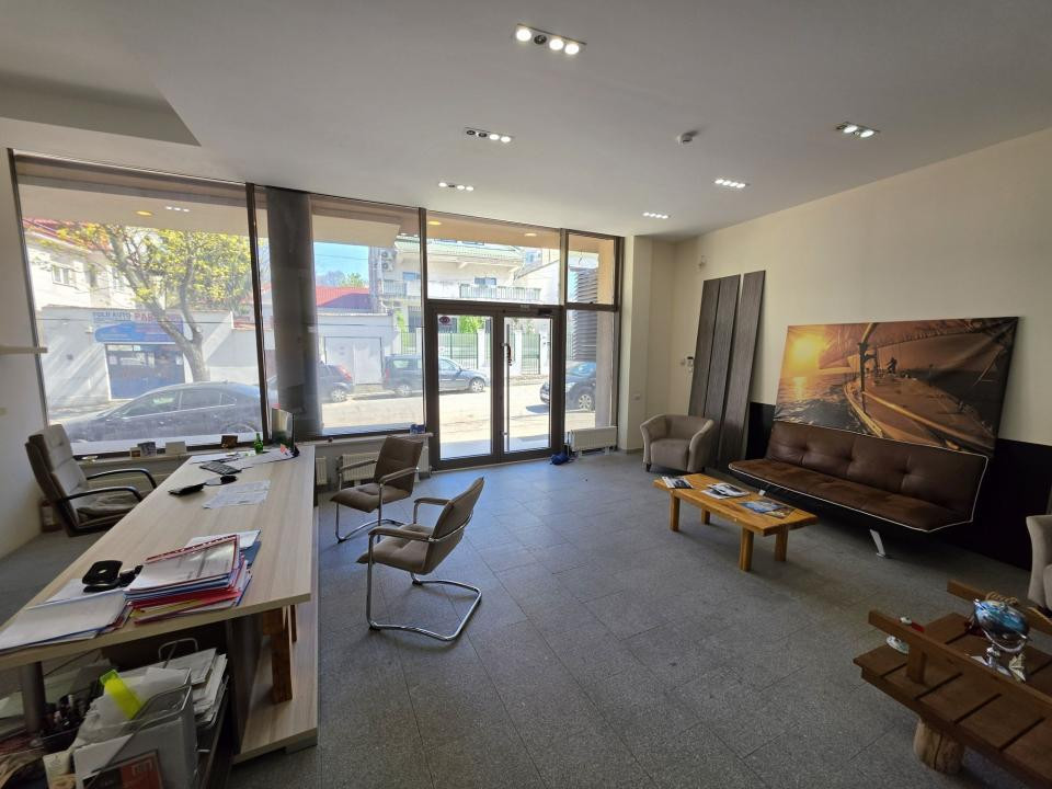 Tomis I, artera circulata, spatiu comercial amenajat