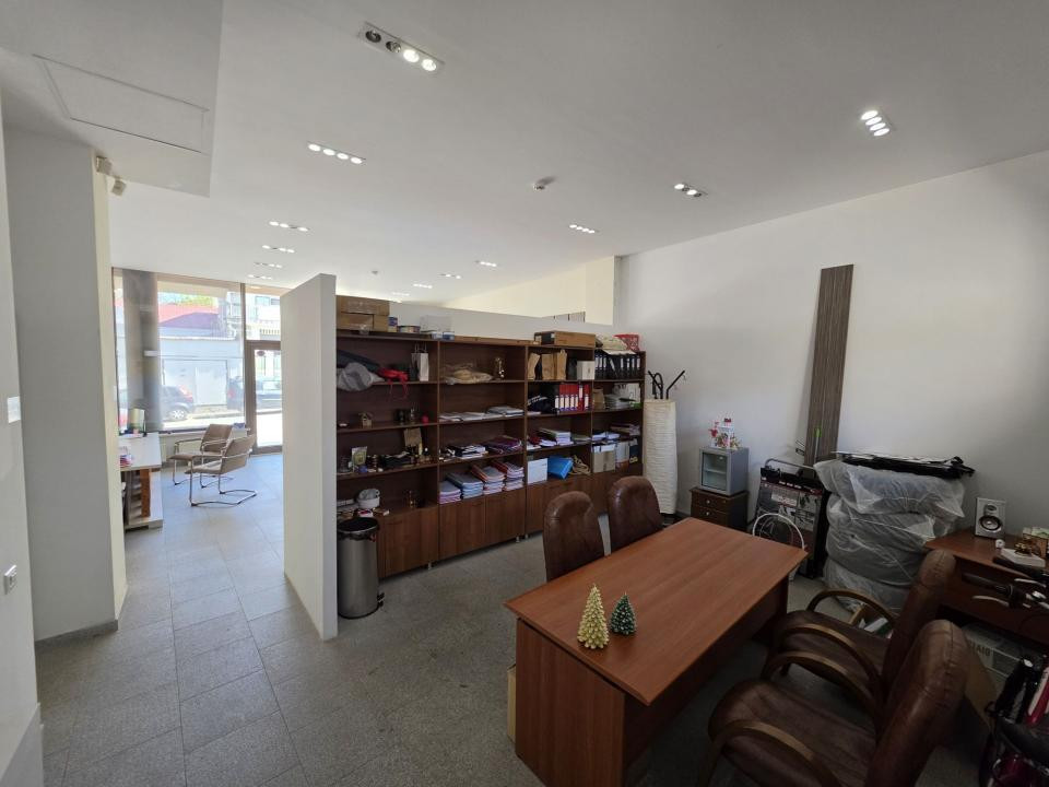 Tomis I, artera circulata, spatiu comercial amenajat