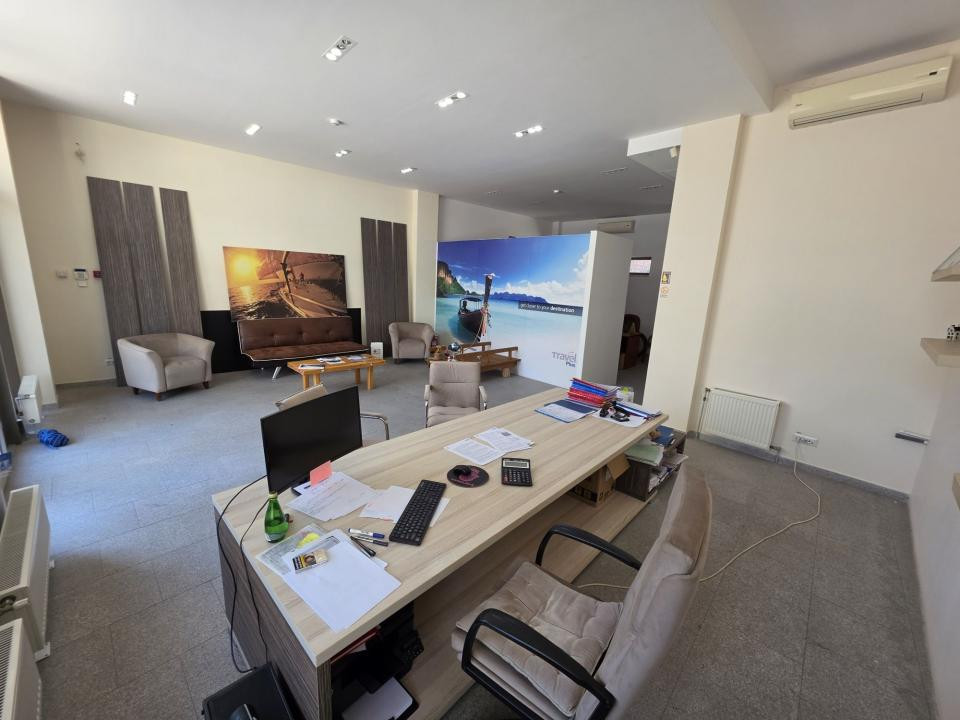 Tomis I, artera circulata, spatiu comercial amenajat