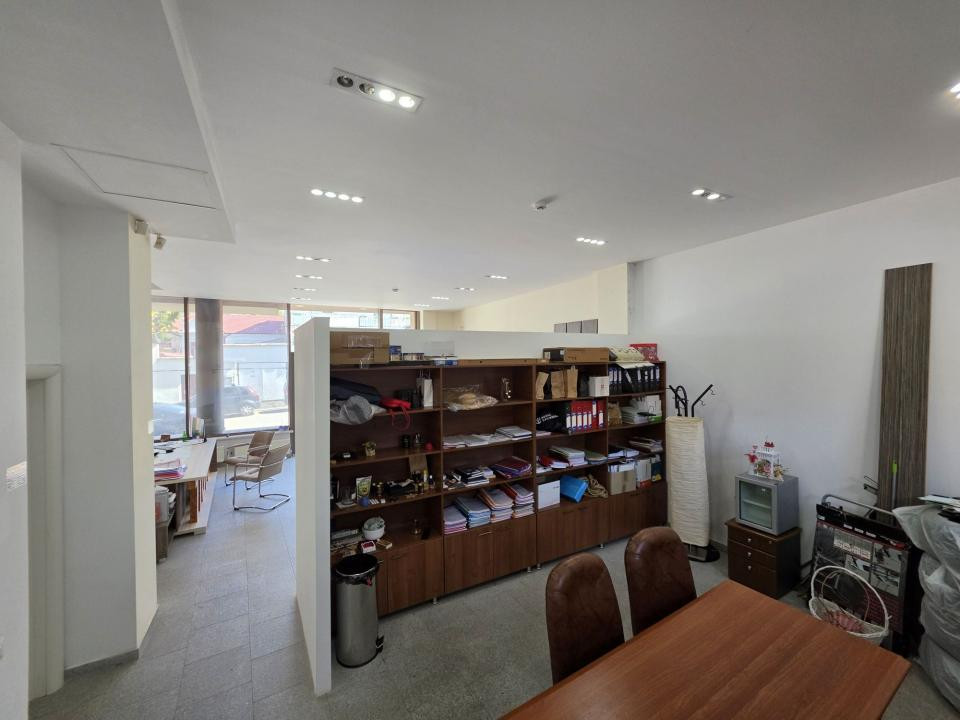 Tomis I, artera circulata, spatiu comercial amenajat