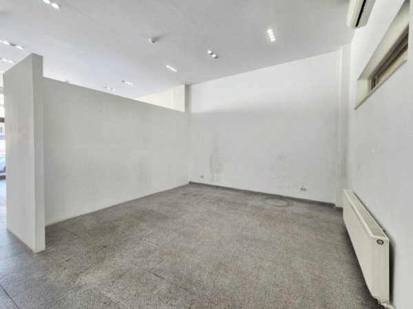 Tomis I, artera circulata, spatiu comercial amenajat
