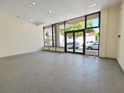 Tomis I, artera circulata, spatiu comercial amenajat
