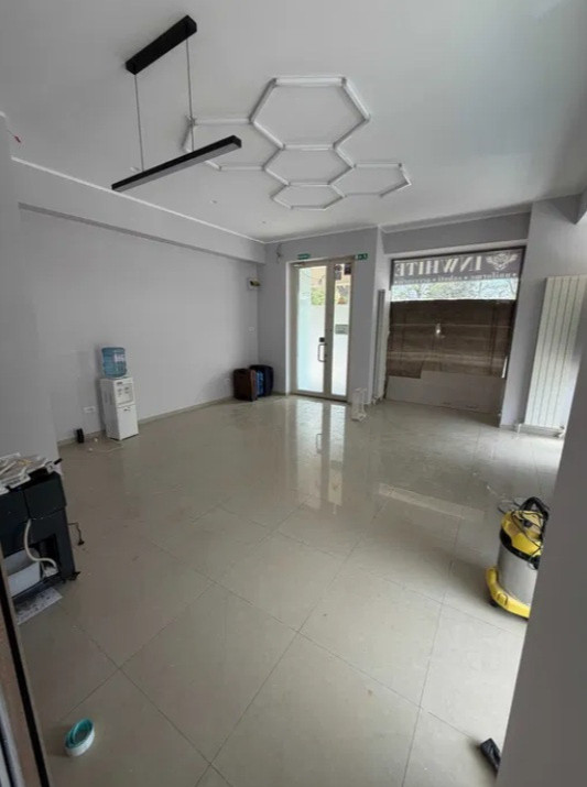 ICIL, spatiu comercial 62 mp., afisaj stradal 10 m.