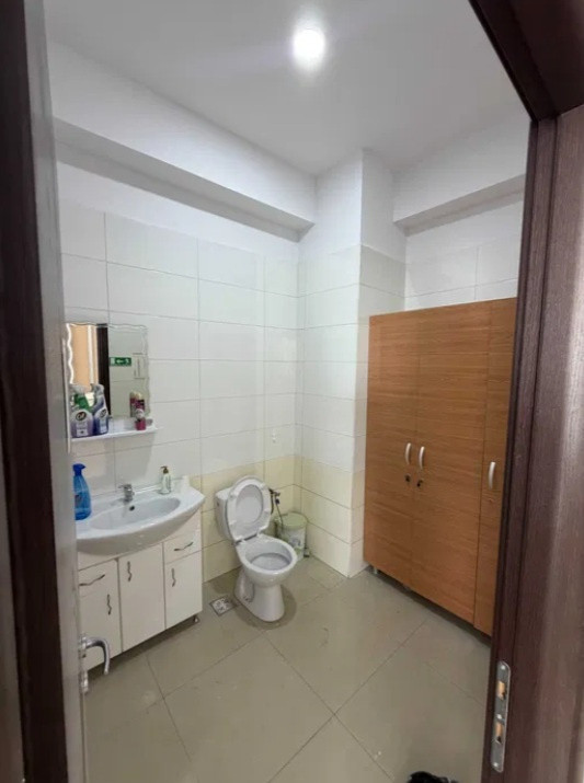 ICIL, spatiu comercial 62 mp., afisaj stradal 10 m.