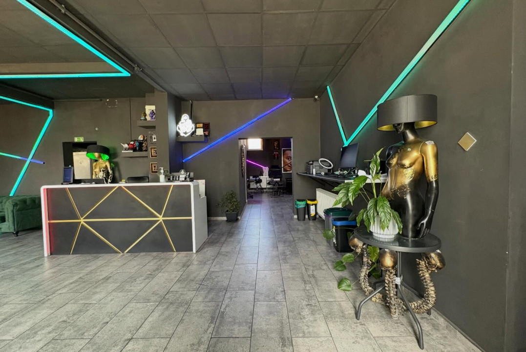 Faleza Nord, spatiu comercial din constructie 190 mp. , 5 camere, curte