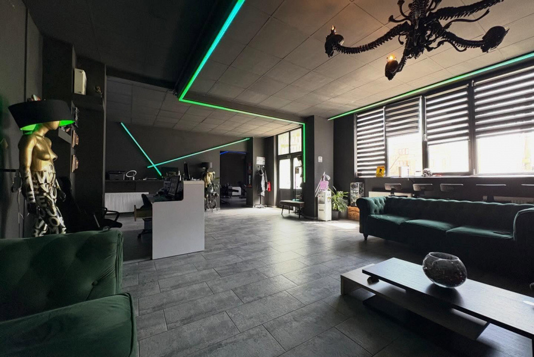 Faleza Nord, spatiu comercial din constructie 190 mp. , 5 camere, curte