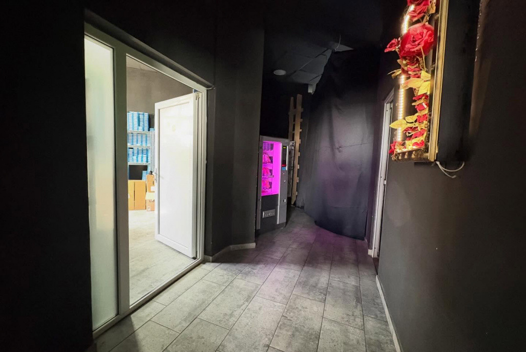 Faleza Nord, spatiu comercial din constructie 190 mp. , 5 camere, curte