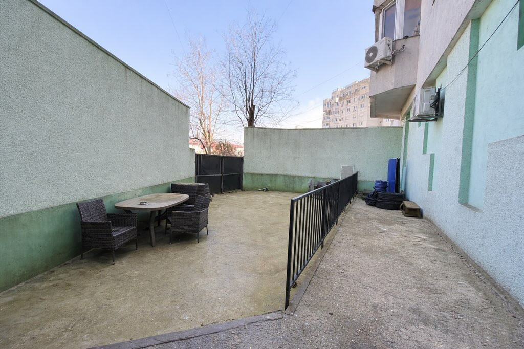 Faleza Nord, spatiu comercial din constructie 190 mp. , 5 camere, curte