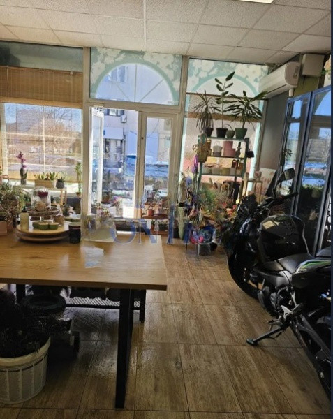 Dacia, spatiu comercial, 60 mp.