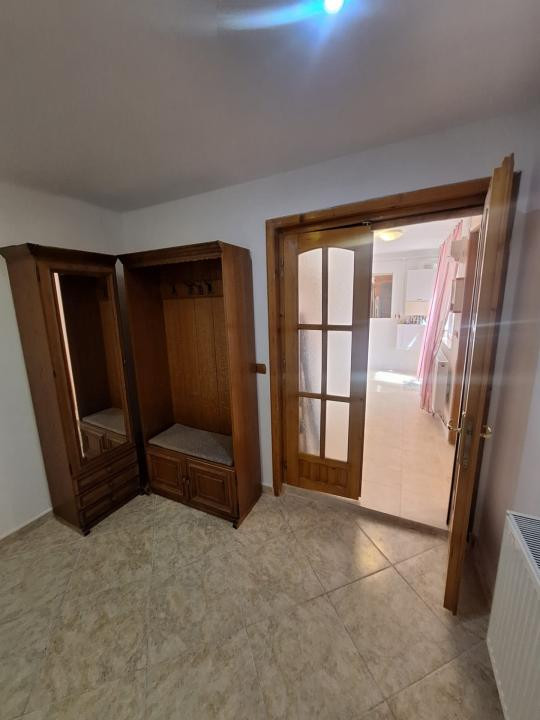  Zona Trocadero , imobil 90 mp., IDEAL BIROURI, curte