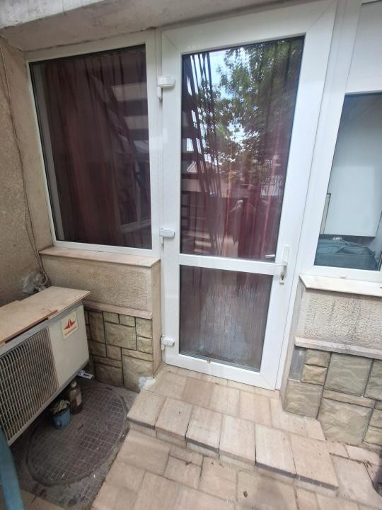  Zona Trocadero , imobil 90 mp., IDEAL BIROURI, curte