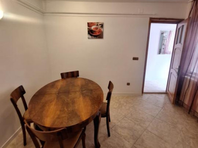  Zona Trocadero , imobil 90 mp., IDEAL BIROURI, curte