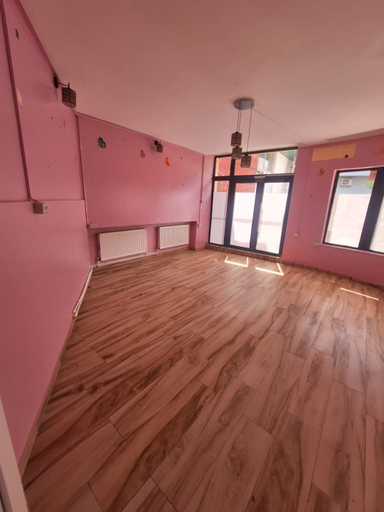 Tomis Nord - spatiu comercial 113 mp., zona intens traficata pietonal