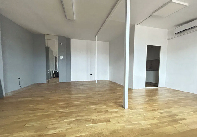 Ultracentral, spatiu comercial 490 mp.