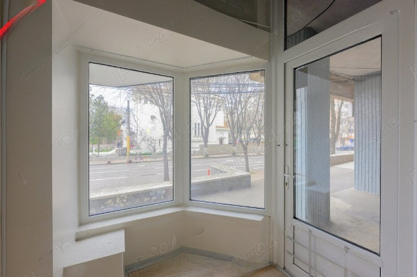Centru, spatiu comercial versatil, 45 mp.