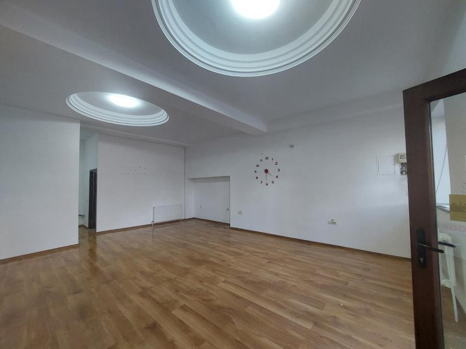 Ultracentral - Primarie, spatiu comercial 62 mp, intrare stradala, trafic intens