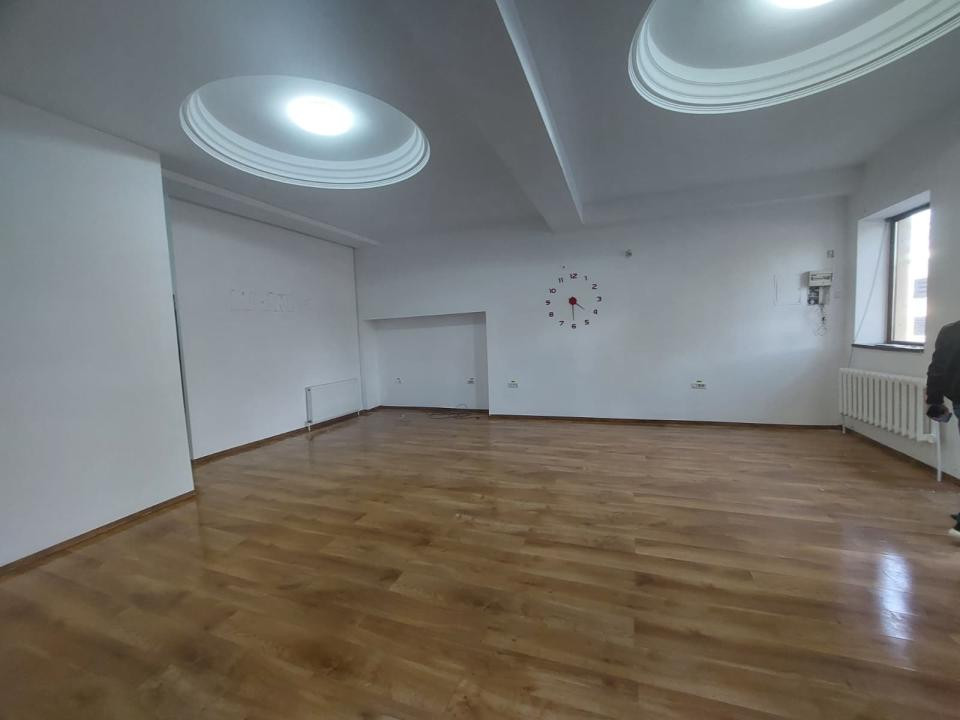 Ultracentral - Primarie, spatiu comercial 62 mp, intrare stradala, trafic intens
