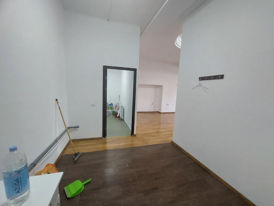 Ultracentral - Primarie, spatiu comercial 62 mp, intrare stradala, trafic intens