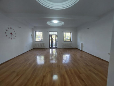 Ultracentral - Primarie, spatiu comercial 62 mp, intrare stradala, trafic intens
