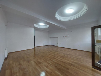 Ultracentral - Primarie, spatiu comercial 62 mp, intrare stradala, trafic intens