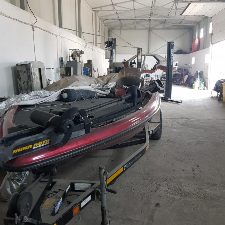 AGIGEA, hala 450 mp. si teren 1.700 mp.