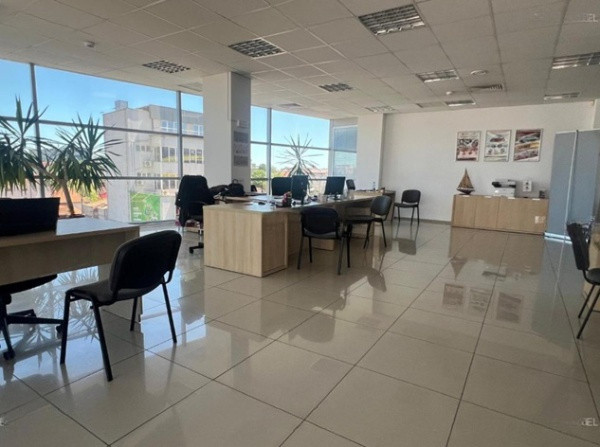  Bd. Mamaia - spațiu de birouri premium , 241 mp .
