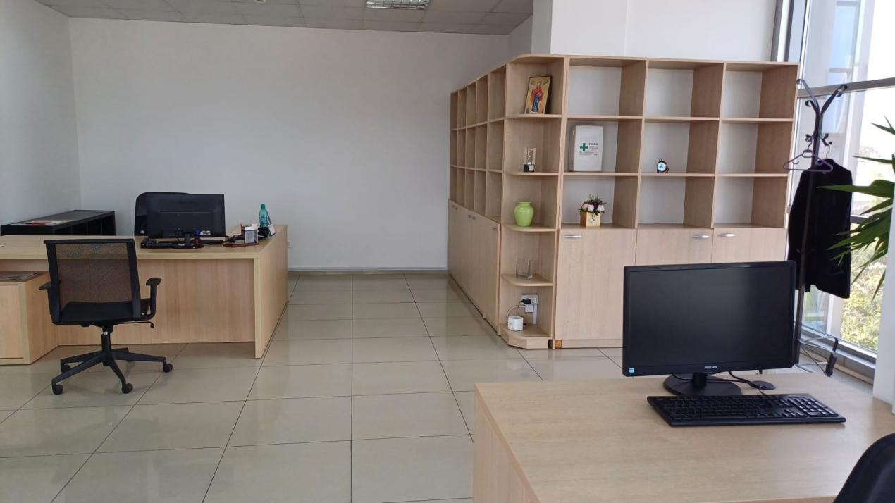  Bd. Mamaia - spațiu de birouri premium , 241 mp .