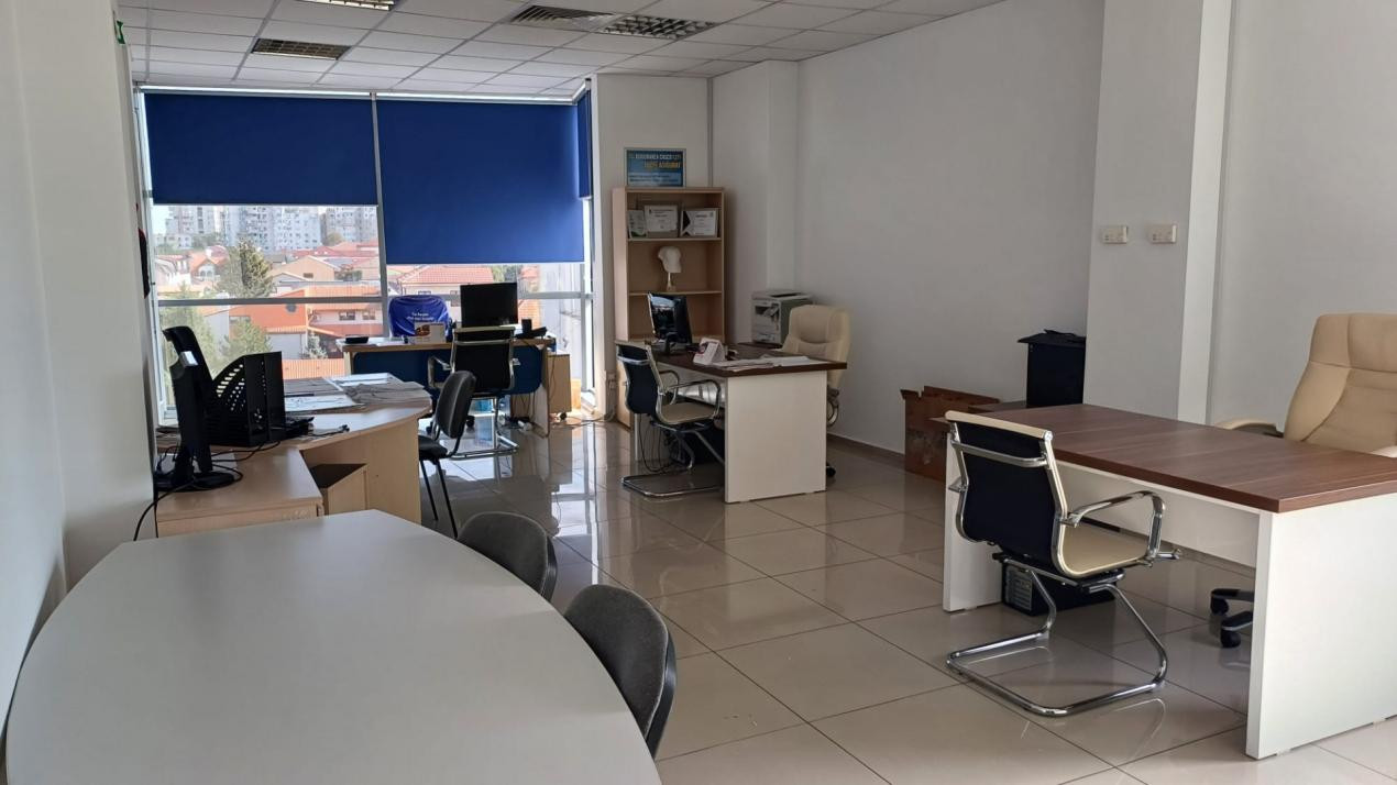  Bd. Mamaia - spațiu de birouri premium , 241 mp .