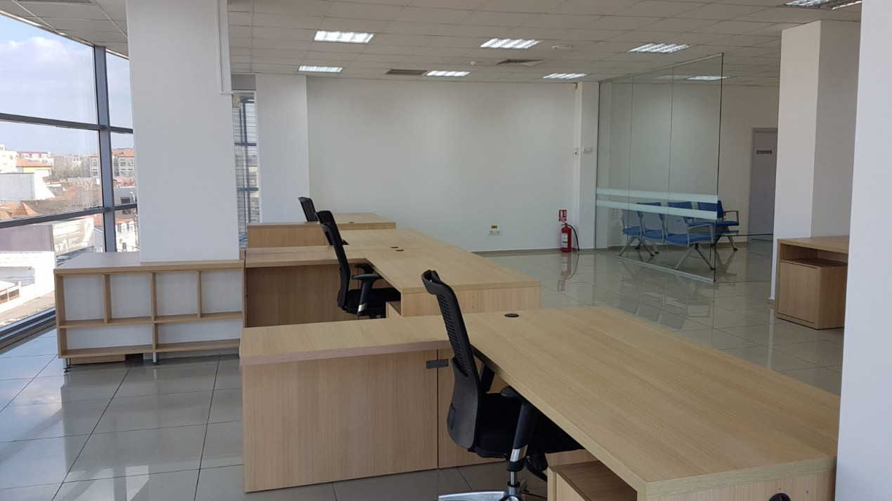  Bd. Mamaia - spațiu de birouri premium , 241 mp .