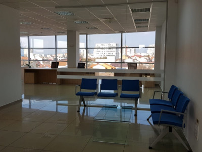  Bd. Mamaia - spațiu de birouri premium , 241 mp .