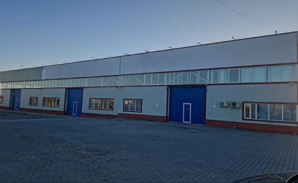 Hala 1.600 mp., posibilitate 2 x 800 mp.